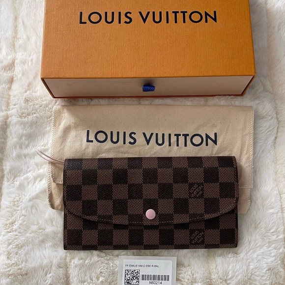 Louis Vuitton Emelie Wallet - Picture 1 of 6